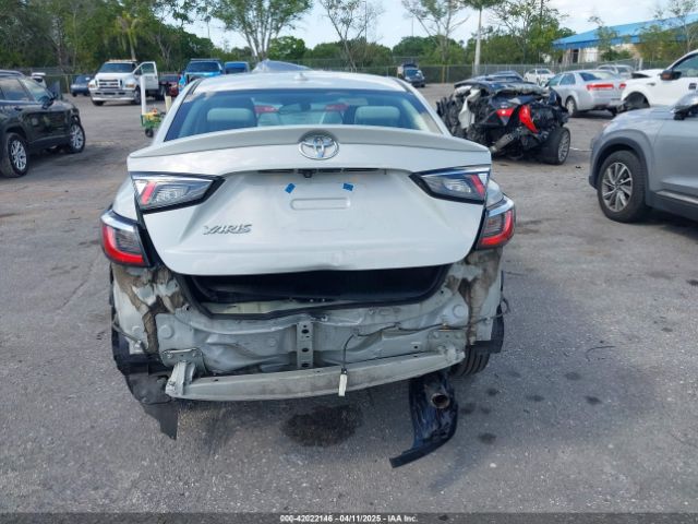 3MYDLBYVXKY523153 Toyota YARIS LE