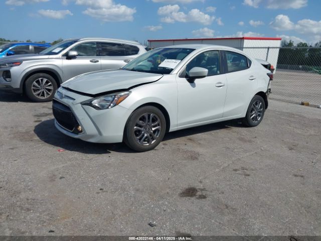 3MYDLBYVXKY523153 Toyota YARIS LE