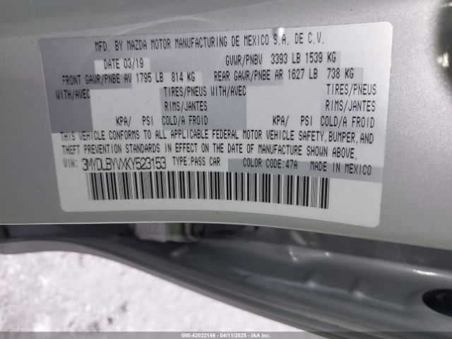 3MYDLBYVXKY523153 Toyota YARIS LE