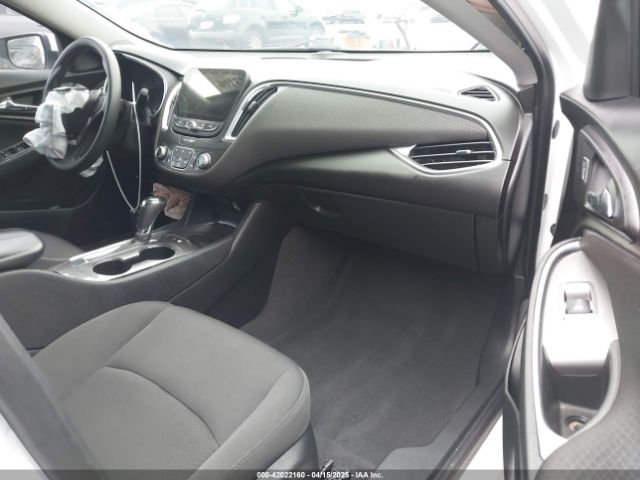 2020 CHEVROLET MALIBU 1G1ZD5ST5LF042786 Photo 4