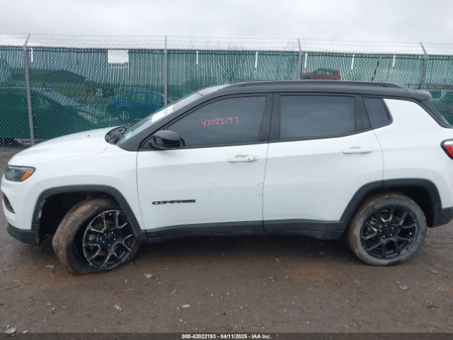 3C4NJDBB7NT176532 Jeep Compass Altitude 4x4