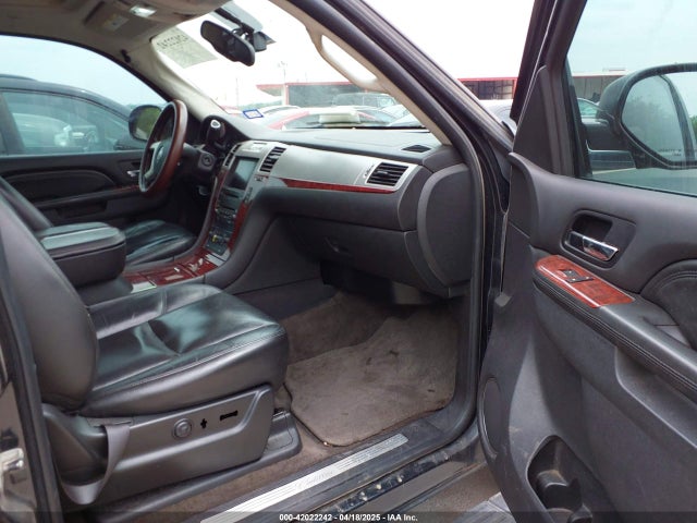 2010 CADILLAC ESCALADE ESV 1GYUKJEF6AR164648 Photo 4