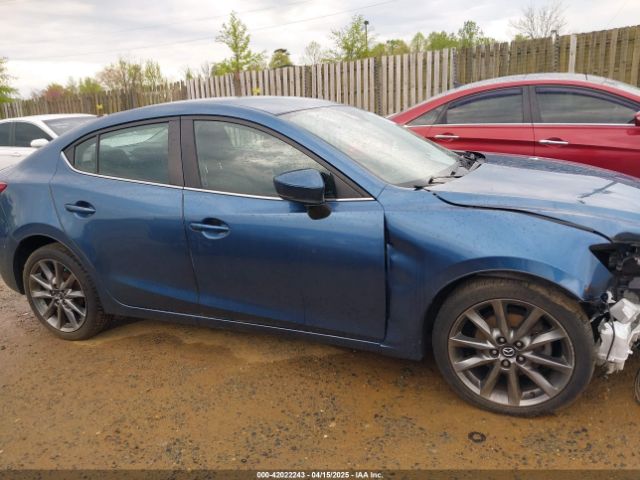3MZBN1V39JM262260 Mazda Mazda3 Touring