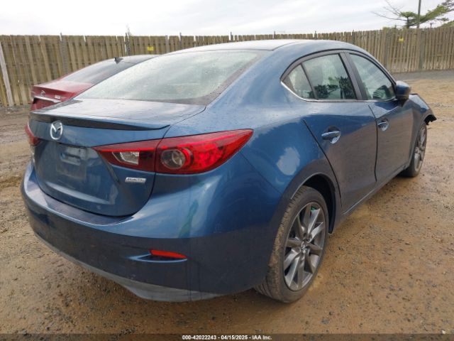 3MZBN1V39JM262260 Mazda Mazda3 Touring