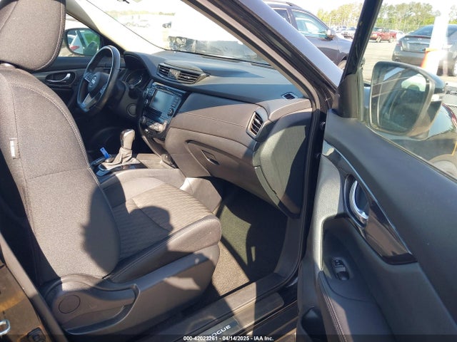 5N1AT2MV5JC752043 Nissan ROGUE SV