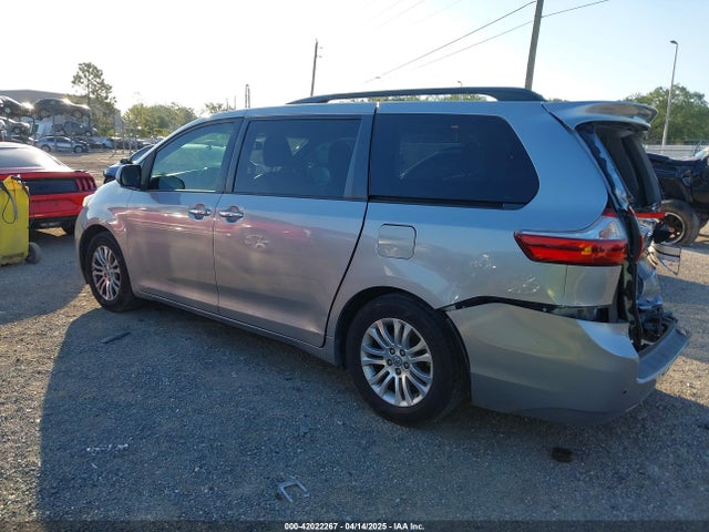 5TDYK3DC9FS610925 Toyota Sienna Xle 7 Passenger