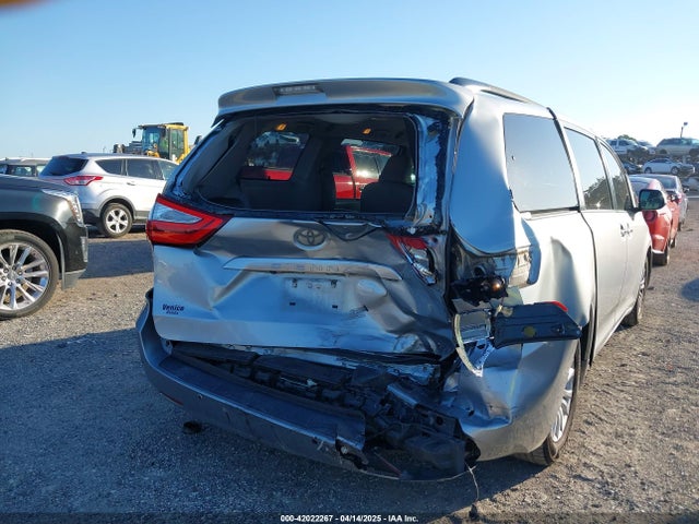 5TDYK3DC9FS610925 Toyota Sienna Xle 7 Passenger