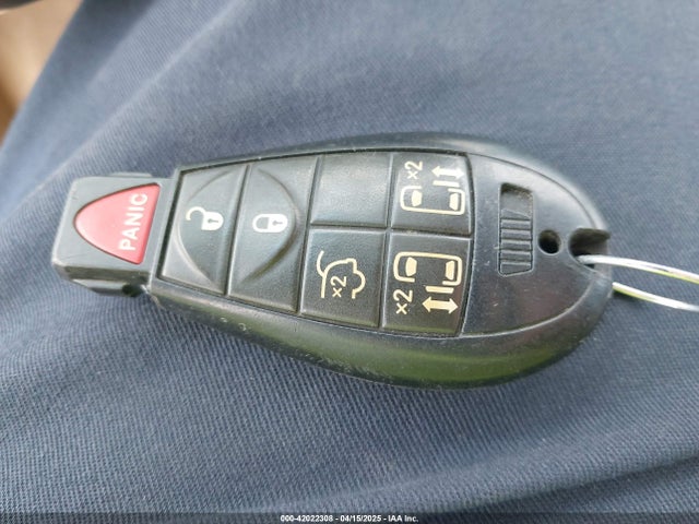 2C4RC1BG7ER439613 Chrysler Town and Country