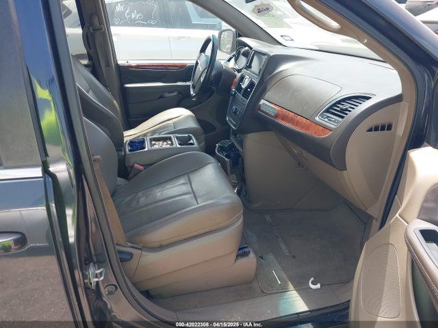 2C4RC1BG7ER439613 Chrysler Town and Country