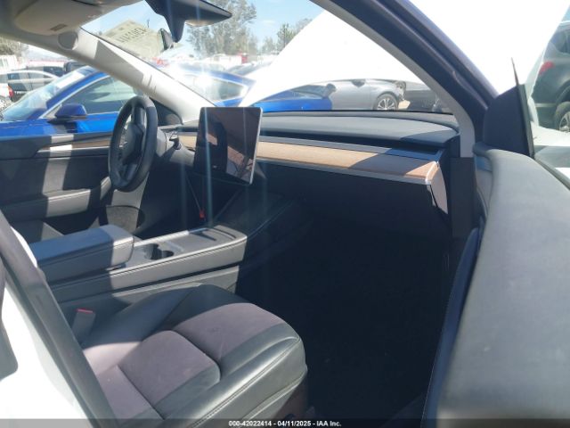 2023 TESLA MODEL Y 7SAYGDEE4PF752468 Photo 4