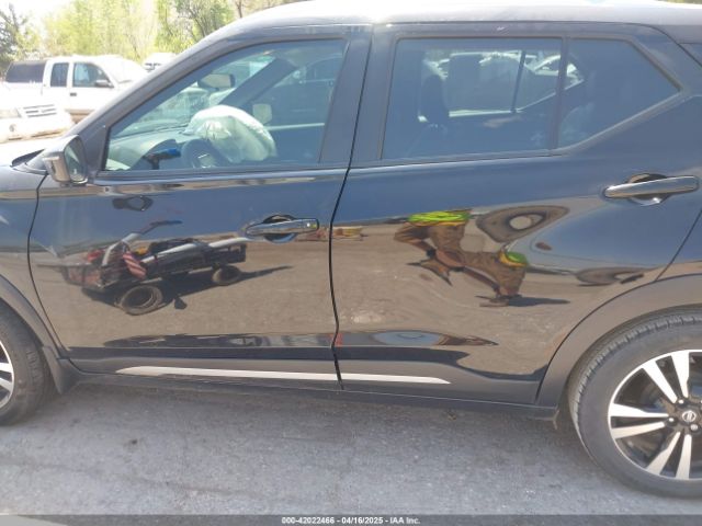 3N1CP5CU9KL567806 Nissan KICKS SR