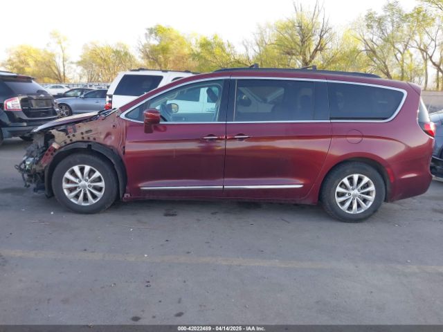 2C4RC1BG8HR530460 Chrysler Pacifica Touring-l