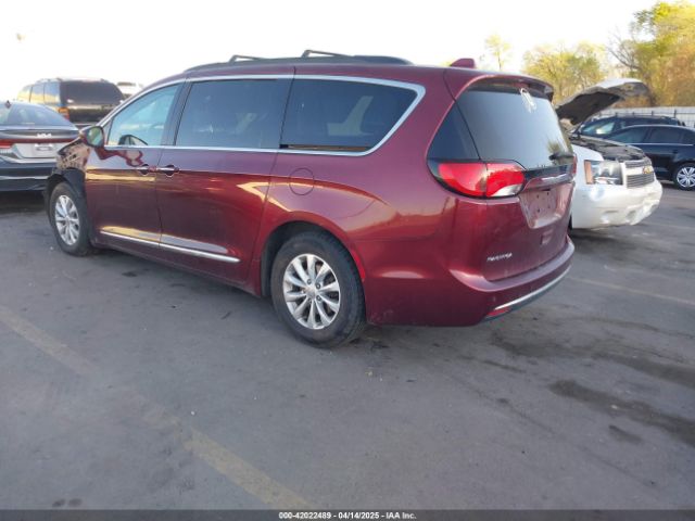 2017 CHRYSLER PACIFICA 2C4RC1BG8HR530460 Photo 2