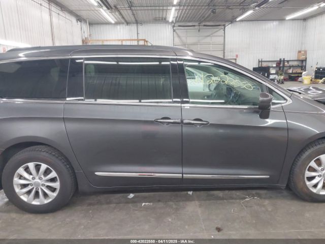 2C4RC1BG5HR503605 Chrysler Pacifica Touring-l