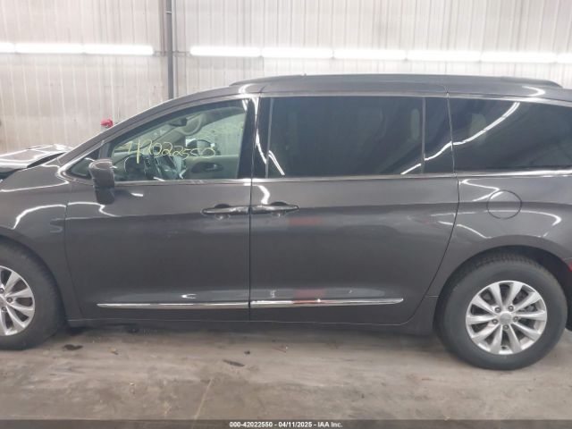 2C4RC1BG5HR503605 Chrysler Pacifica Touring-l