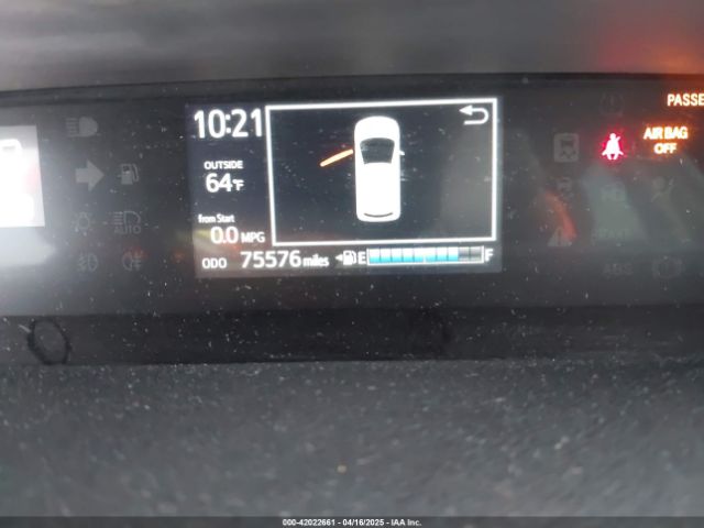 JTDKDTB30J1603189 Toyota Prius C Two