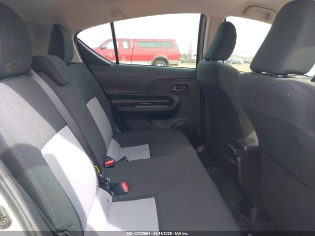 JTDKDTB30J1603189 Toyota Prius C Two