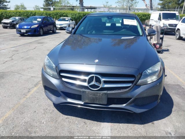 55SWF4JB0FU056044 Mercedes-Benz C 300 Luxury/sport
