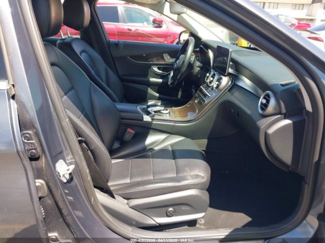 55SWF4JB0FU056044 Mercedes-Benz C 300 Luxury/sport