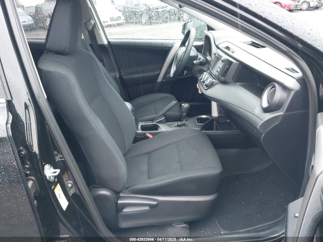 2T3ZFREV4GW267694 Toyota RAV4 LE