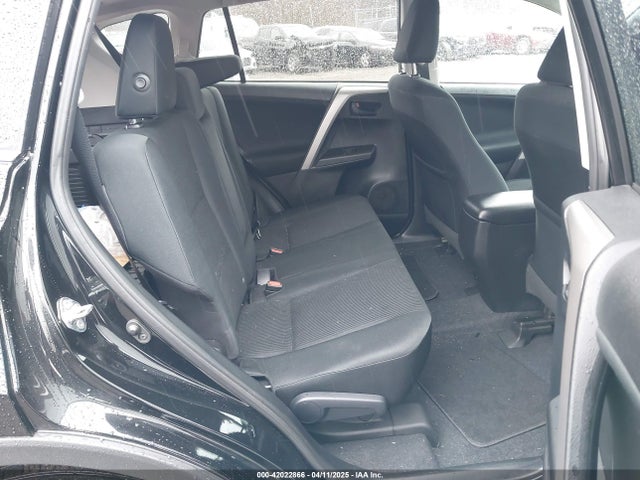2T3ZFREV4GW267694 Toyota RAV4 LE