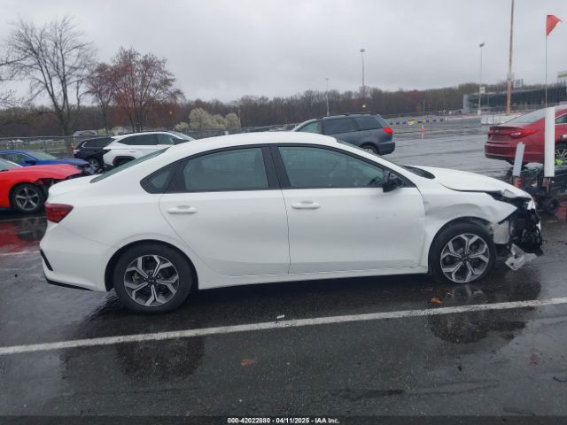 3KPF24AD3ME399013 KIA Forte Lxs