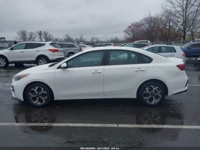 3KPF24AD3ME399013 KIA Forte Lxs