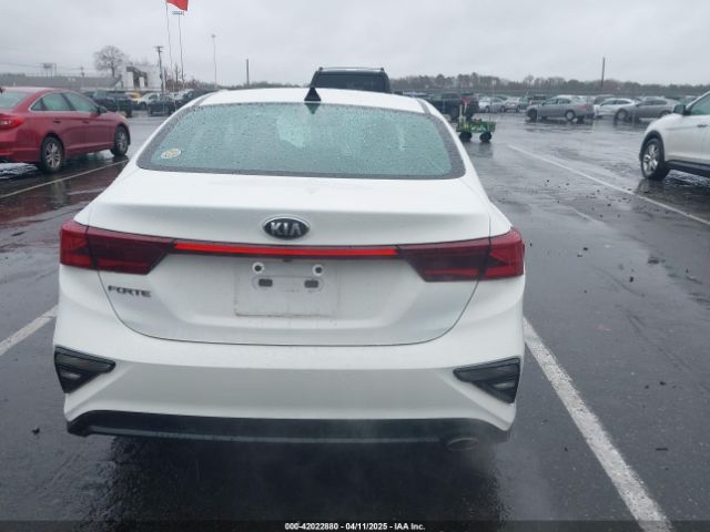 3KPF24AD3ME399013 KIA Forte Lxs