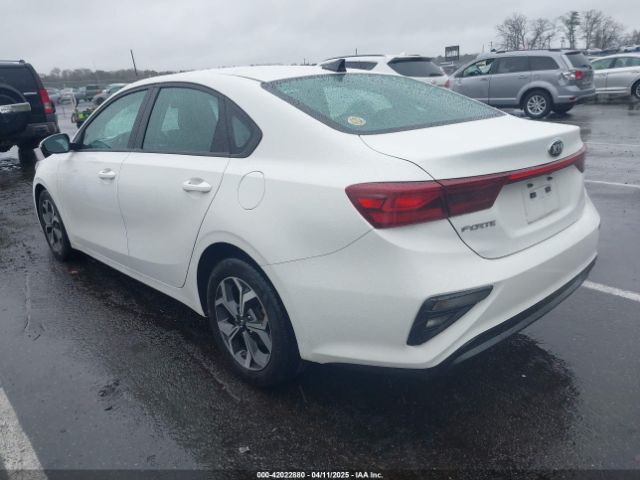 3KPF24AD3ME399013 KIA Forte Lxs