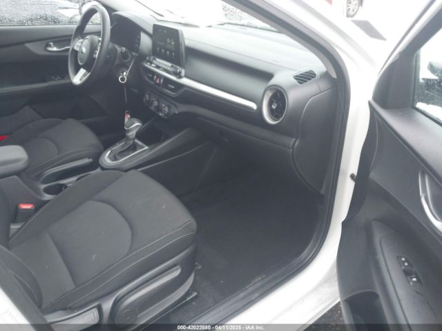 3KPF24AD3ME399013 KIA Forte Lxs