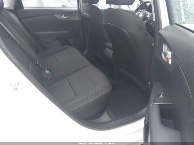 3KPF24AD3ME399013 KIA Forte Lxs