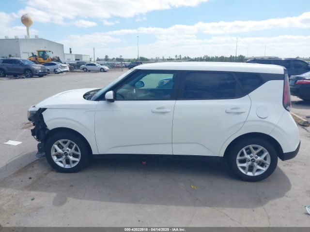 KNDJ23AU0P7861374 KIA SOUL LX