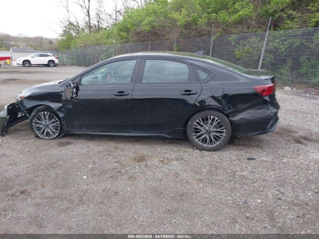 3KPF54ADXPE627228 KIA Forte Gt-line