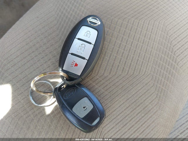 5N1AT2MV3FC813493 Nissan ROGUE SV
