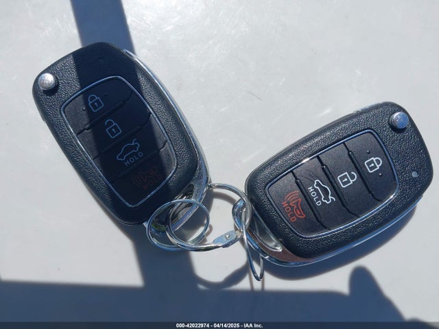 5NPE24AF2JH620184 Hyundai SONATA SE