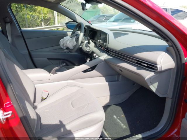 KMHLL4DG8SU938824 Hyundai ELANTRA SE