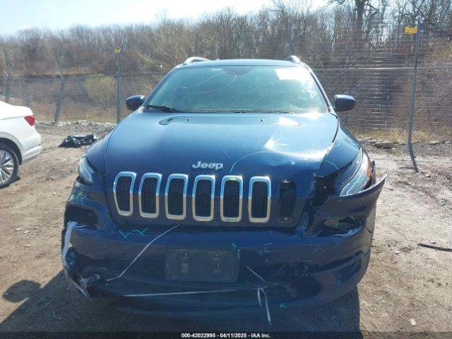 1C4PJMCB8JD523387 Jeep Cherokee Latitude 4x4