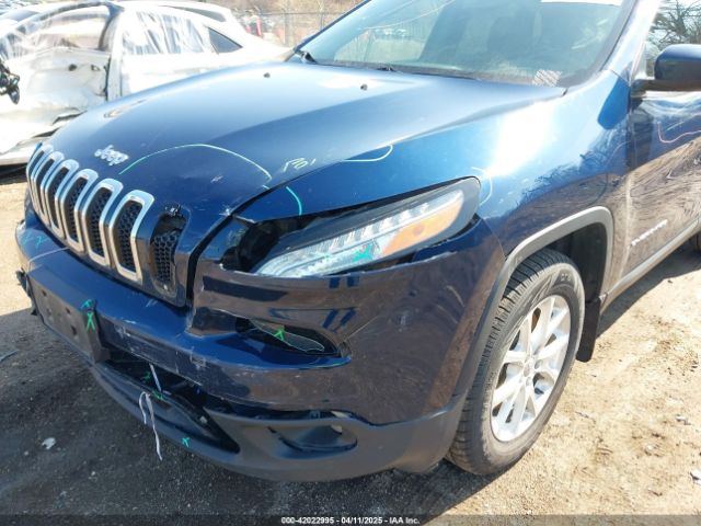 1C4PJMCB8JD523387 Jeep Cherokee Latitude 4x4