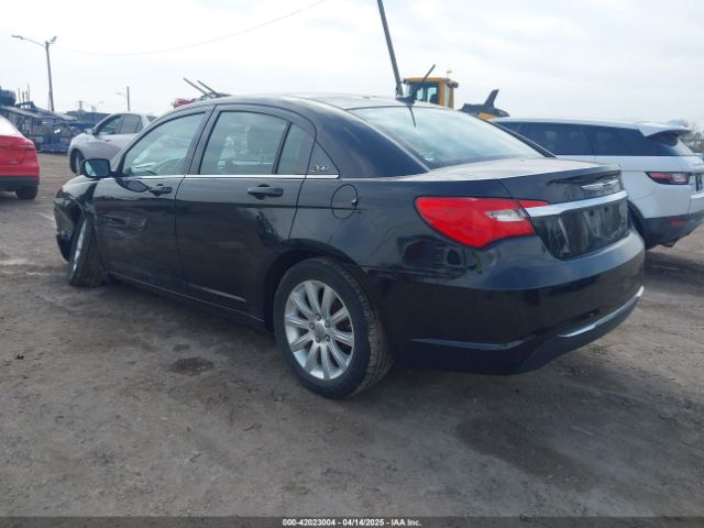 2013 CHRYSLER 200 1C3CCBBB5DN699931 Photo 2