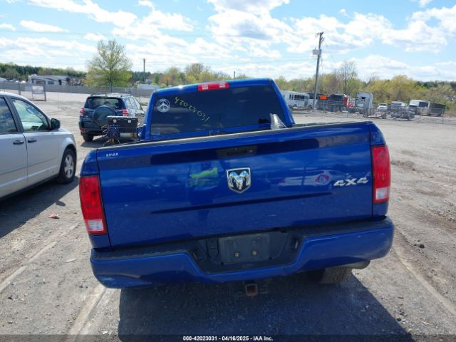 1C6RR7FG4HS779632 RAM 1500 Express  4x4 6'4 Box