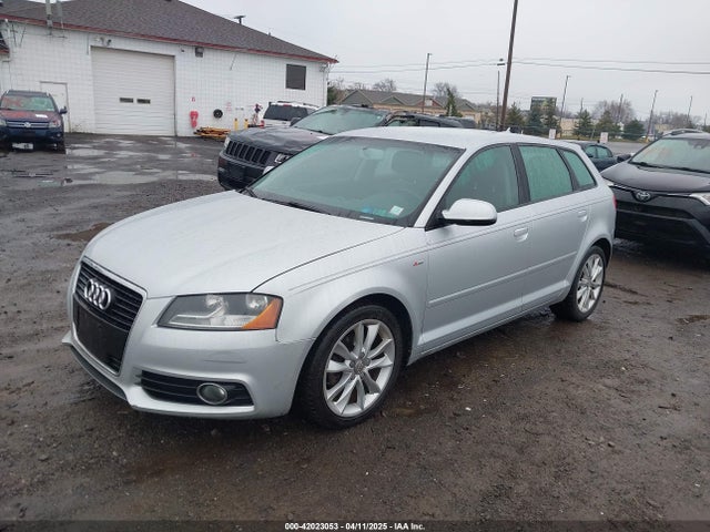 2012 AUDI A3 WAUBJAFM3CA136964 Photo 1