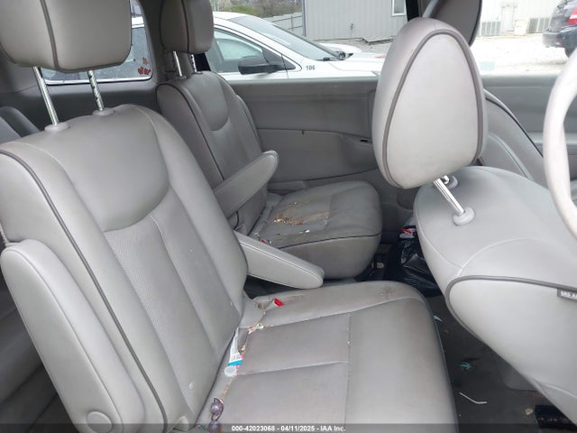 JN8AE2KP1F9129434 Nissan Quest Sv