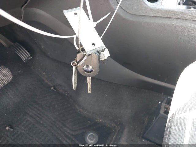 1FMCU0GD0HUE76422 Ford ESCAPE SE