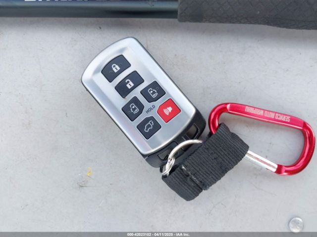 5TDXZ3DCXKS993095 Toyota Sienna Se Premium 8 Passenger
