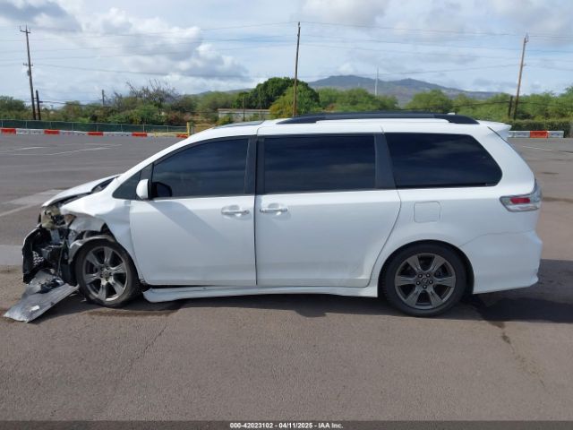 5TDXZ3DCXKS993095 Toyota Sienna Se Premium 8 Passenger
