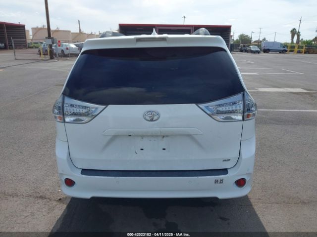 5TDXZ3DCXKS993095 Toyota Sienna Se Premium 8 Passenger