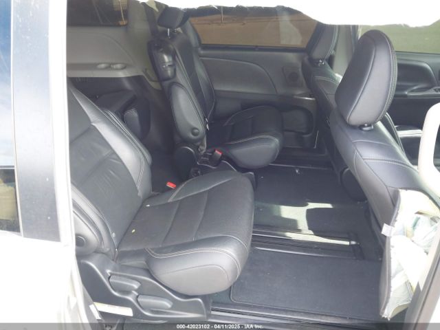 5TDXZ3DCXKS993095 Toyota Sienna Se Premium 8 Passenger