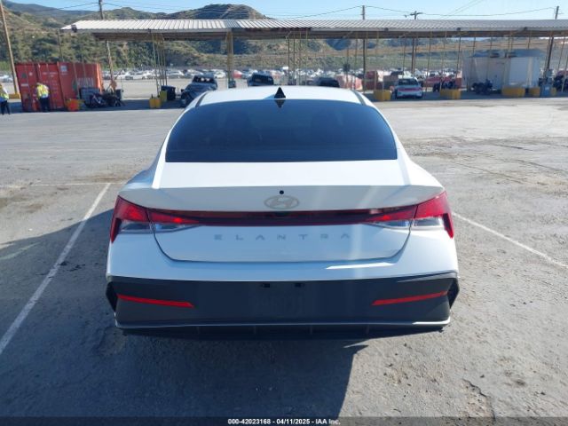 KMHLL4DG5RU845382 Hyundai ELANTRA SE