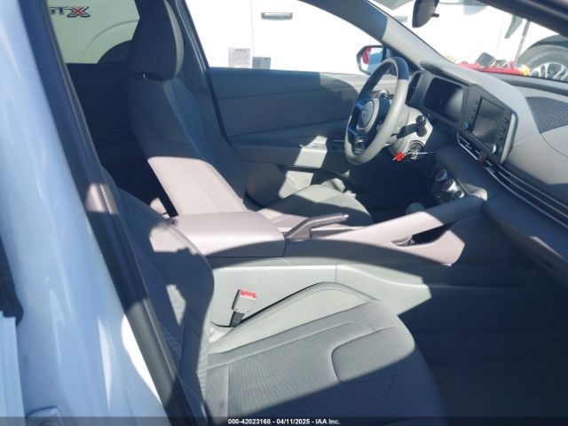 KMHLL4DG5RU845382 Hyundai ELANTRA SE