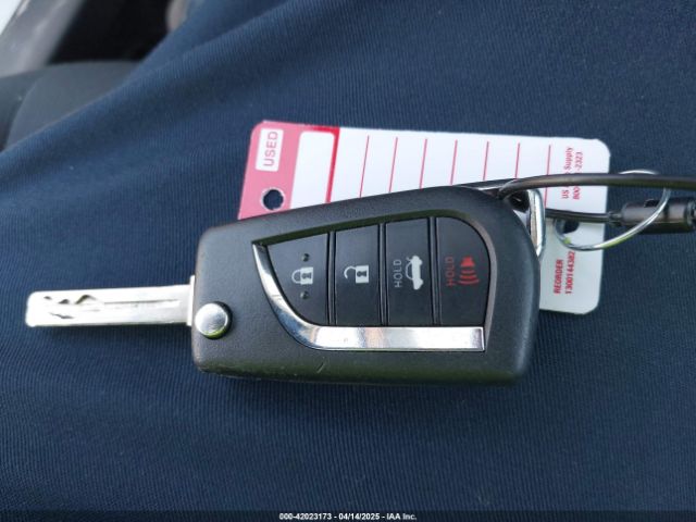 5YFEPMAE8NP329299 Toyota COROLLA LE